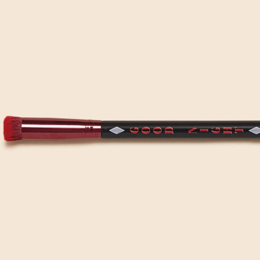 LUXIE Good Night Harley Quinn Brush 110
